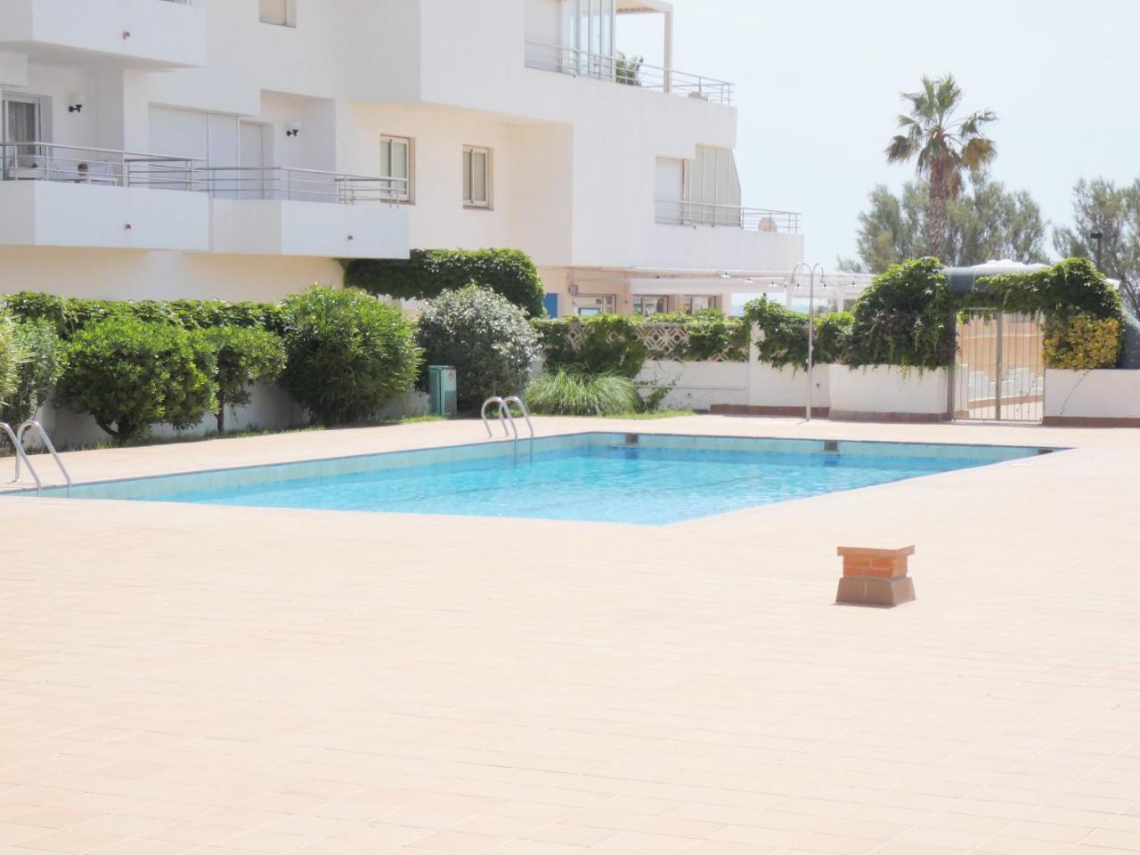 Mare Nostrum 131 Roses Bagian luar foto