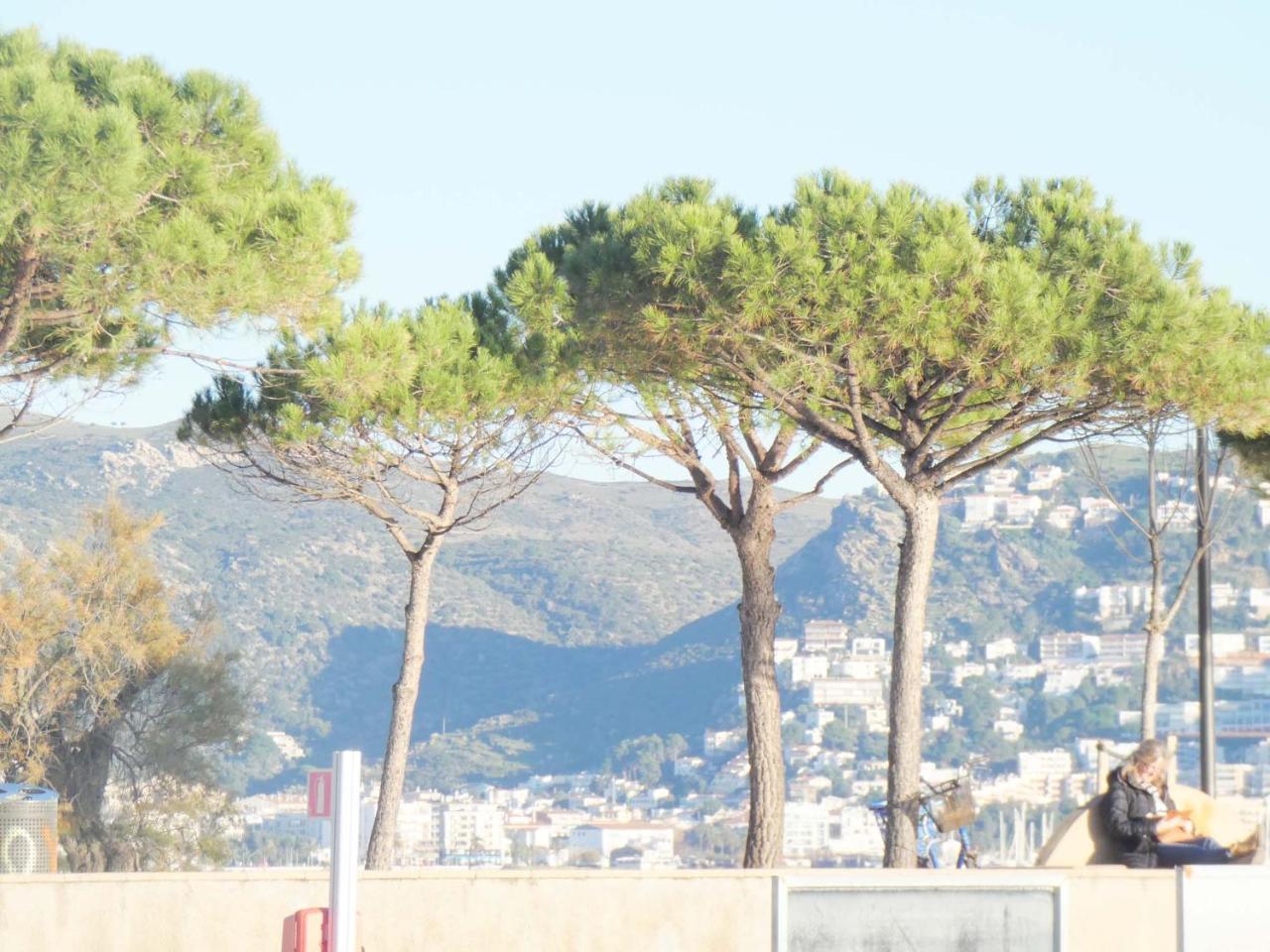 Mare Nostrum 131 Roses Bagian luar foto